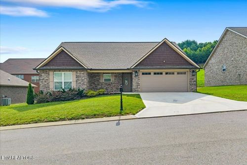 3866 Doral Dr, Maryville, TN, 37801-9654 | Card Image