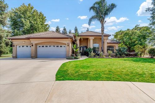 1189 E Fairhaven Ct, Porterville, CA, 93257-6428 | Card Image