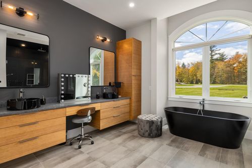 50 Autumn Ln, Rye, NH, 03870-2562 | Card Image