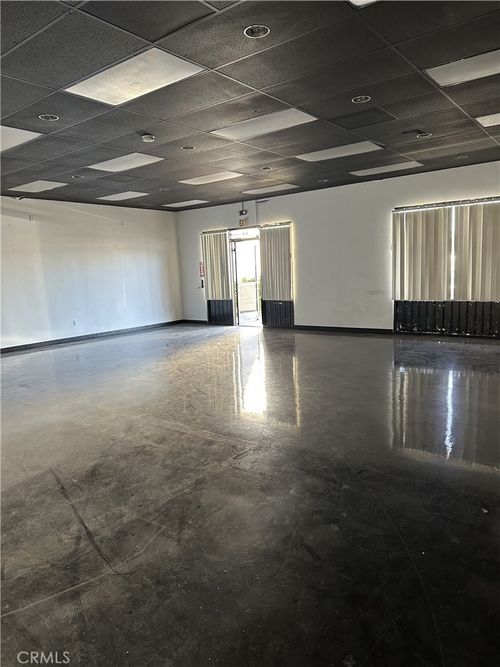 56-21065 Bear Valley Rd, Apple Valley, CA, 92308-6972 | Card Image