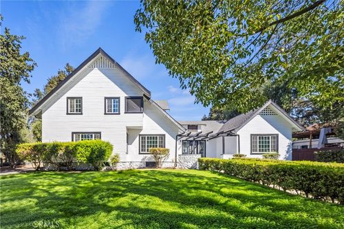 379 Buena Loma St, Altadena, CA, 91001-2906 | Card Image