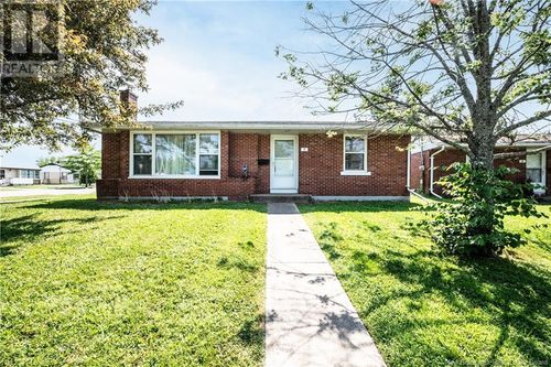 2 Beaton Ave, Moncton, NB, E1E1S6 | Card Image