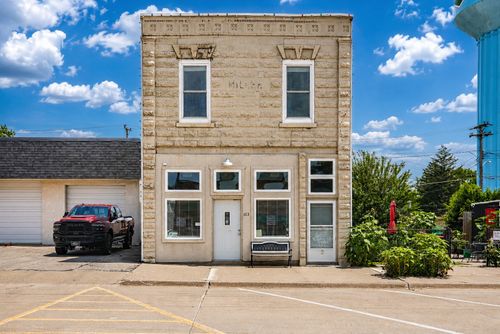 123 Center Ave N, Mitchellville, IA, 50169-7722 | Card Image
