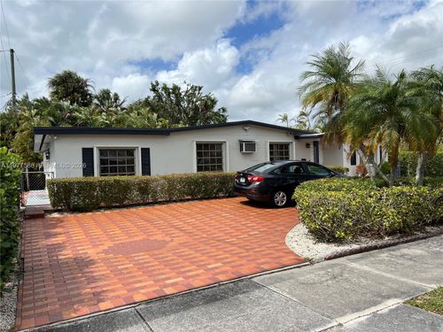 18160 Nw 82nd Ave, Hialeah, FL, 33015-2614 | Card Image