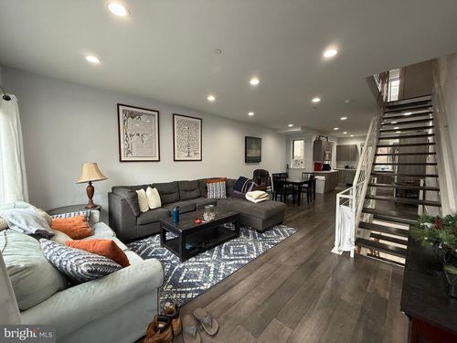 819 N 5th St, PHILADELPHIA, PA, 19123-2101 | Card Image