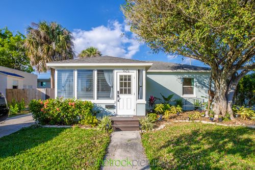 925 37th St, West Palm Beach, FL, 33407-4003 | Card Image