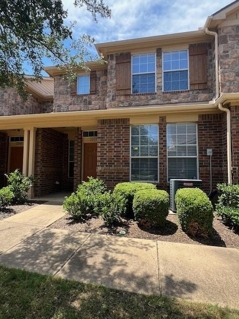 Canterbury Park Dr, Grand Prairie, TX 75050