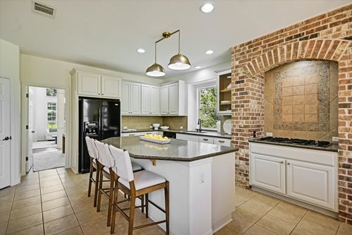 17120 Northlake Hills Dr, Jonestown, TX, 78645-4453 | Card Image
