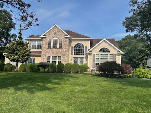 11 Horstead Court, Brookhaven, NY, 11980 | Card Image