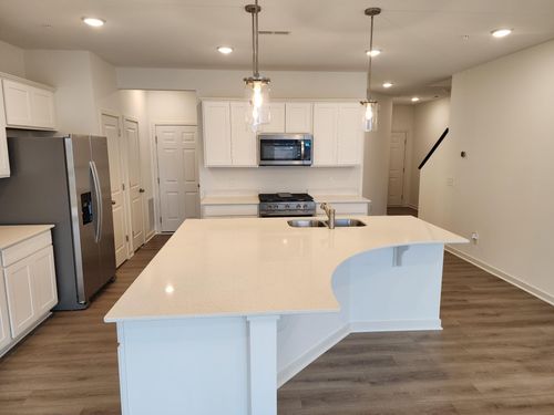 4724 Airlake Curv, Woodbury, MN, 55129-7603 | Card Image
