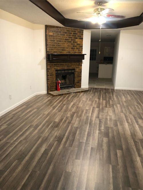 204 Matt Pl, Grand Prairie, TX, 75051-1870 | Card Image