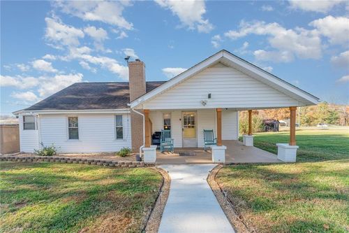 3959 Red Brush Rd, Mount Airy, NC, 27030-7120 | Card Image