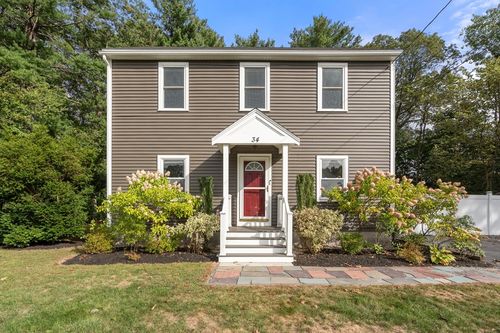 34 Woodrow St, Hudson, MA, 01749-2812 | Card Image