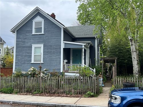 21 Clinton Ave, Newport, RI, 02840-2109 | Card Image