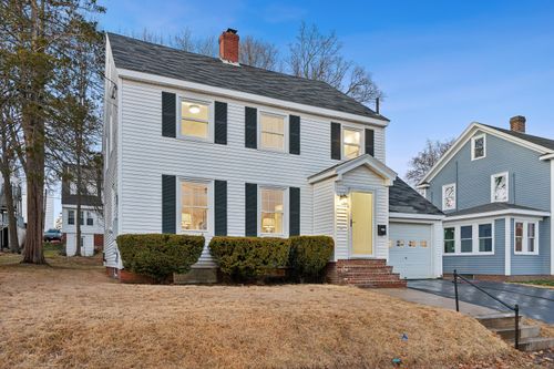 11 Chamberlain Avenue, Portland, ME, 04101 | Card Image