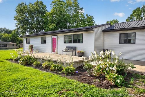 520 7th St, Madison, IN, 47250-2254 | Card Image