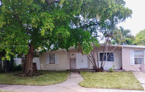 5183 Ne 15th Ave, Pompano Beach, FL, 33064-5672 | Card Image