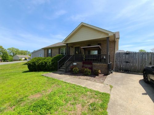 1319 Chucker Dr, Clarksville, TN, 37042-6758 | Card Image