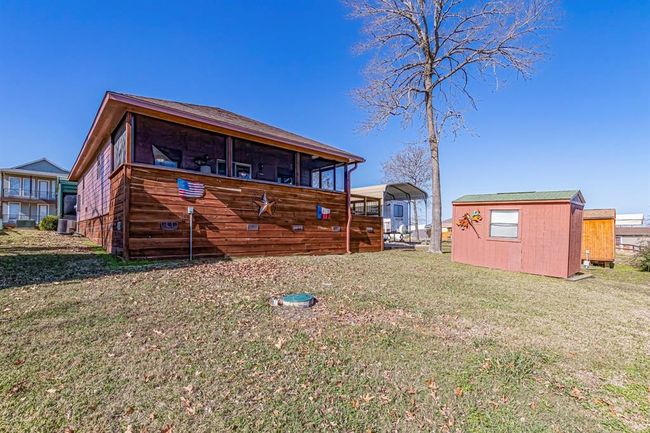 240 Coco Loop, House other with 2 bedrooms, 2 bathrooms and 2 parking in Pointblank TX | Image 32