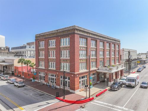 2425 Strand St, Galveston, TX, 77550-1411 | Card Image