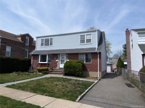 apt-2-29 Lenox Ave, Westbury, NY, 11590-4378 | Card Image