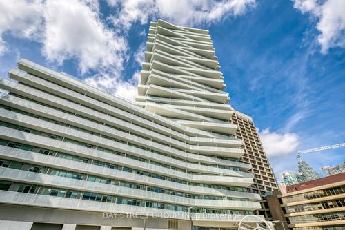 624-15 Queens Quay E, Toronto, ON, M5E0C5 | Card Image