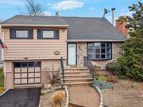 22 Cottage St, Belleville, NJ, 07109-1644 | Card Image