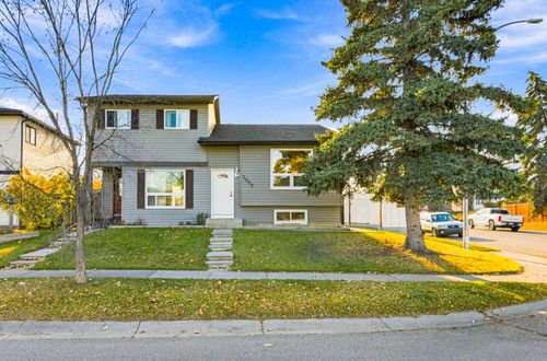3602 Cedarille Dr Sw, Calgary, AB, T2W5B2 | Card Image