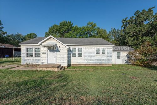 1323 N Garland Ave, Fayetteville, AR, 72703-1604 | Card Image