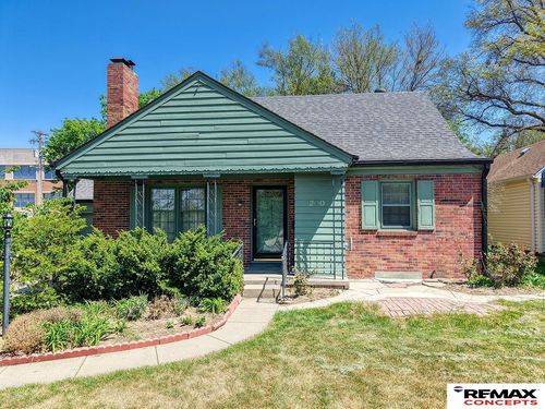 200 S Cotner Blvd, Lincoln, NE, 68510-2105 | Card Image