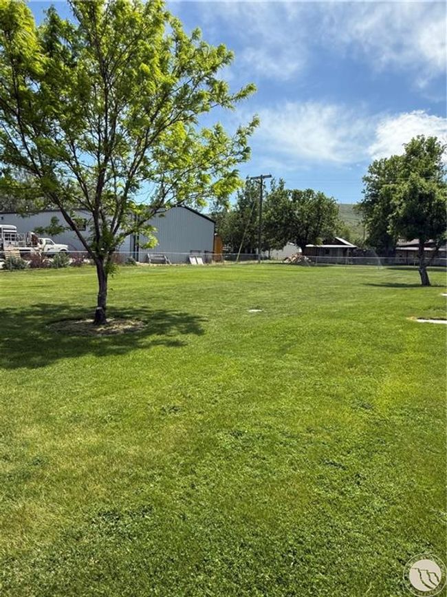 240 Central Ave W, House other with 3 bedrooms, 2 bathrooms and null parking in Reed Point MT | Image 9