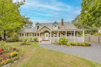 218 Oakwood Avenue, House other with 5 bedrooms, 3 bathrooms and null parking in Bayport NY | Image 1