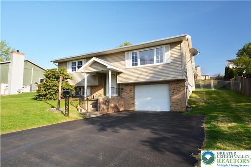 213 Faith Dr, Catasauqua, PA, 18032-1319 | Card Image
