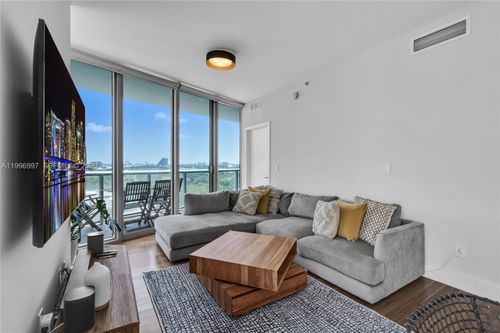 apt-812-888 Biscayne Blvd, Miami, FL, 33132-1510 | Card Image