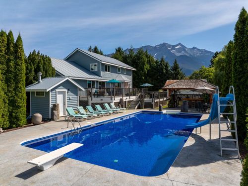 7569 Oberson Road, Pemberton, BC, V0N2L0 | Card Image
