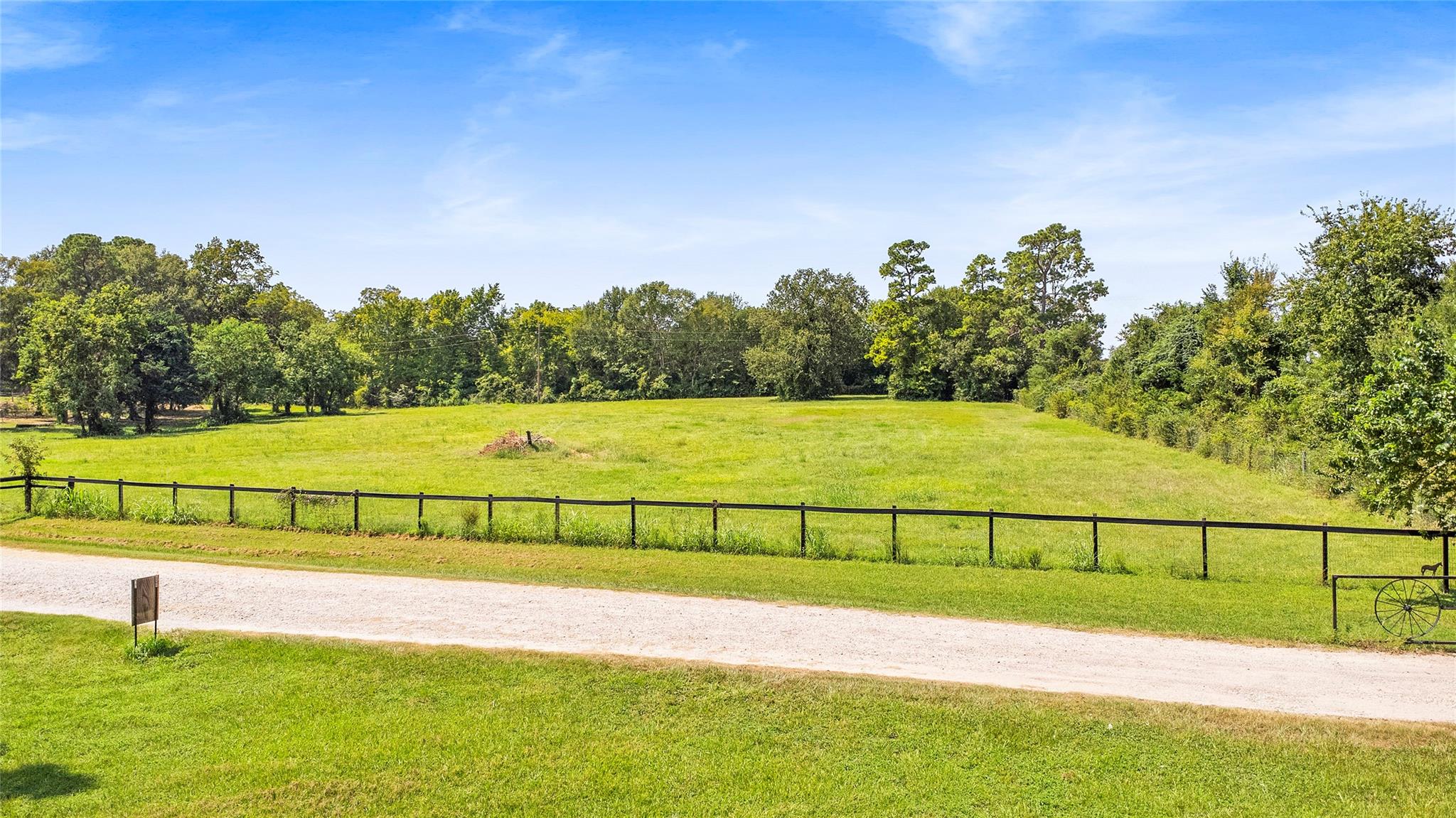 Land in Willis 5