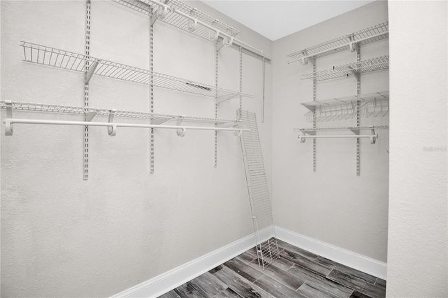 Surper Large Walk-in Closet | Image 39