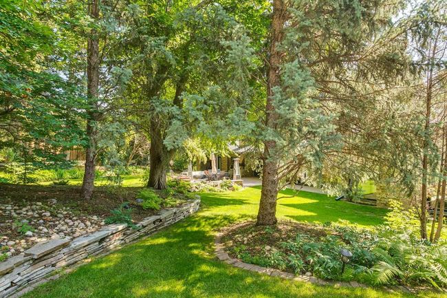 40 Eagle Ridge Pl Sw, House other with 5 bedrooms, 5 bathrooms and 8 parking in Calgary AB | Image 40