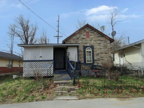 406 W Washington St, Winchester, KY, 40391-1348 | Card Image