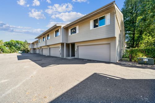 1351 4th St W, Hastings, MN, 55033-1501 | Card Image