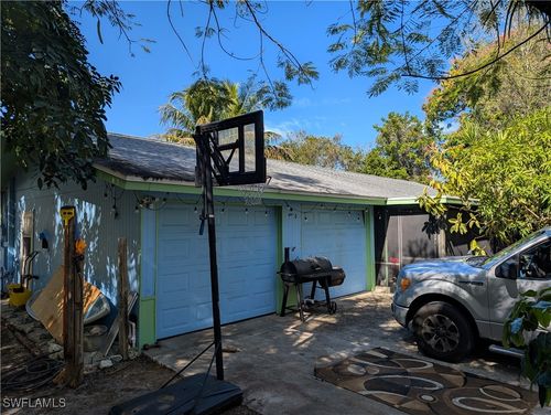 2416 Andrew Dr, NAPLES, FL, 34112-4804 | Card Image