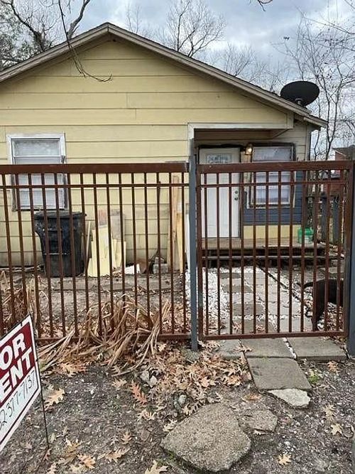 1406 E 35th St, Houston, TX, 77022-6414 | Card Image