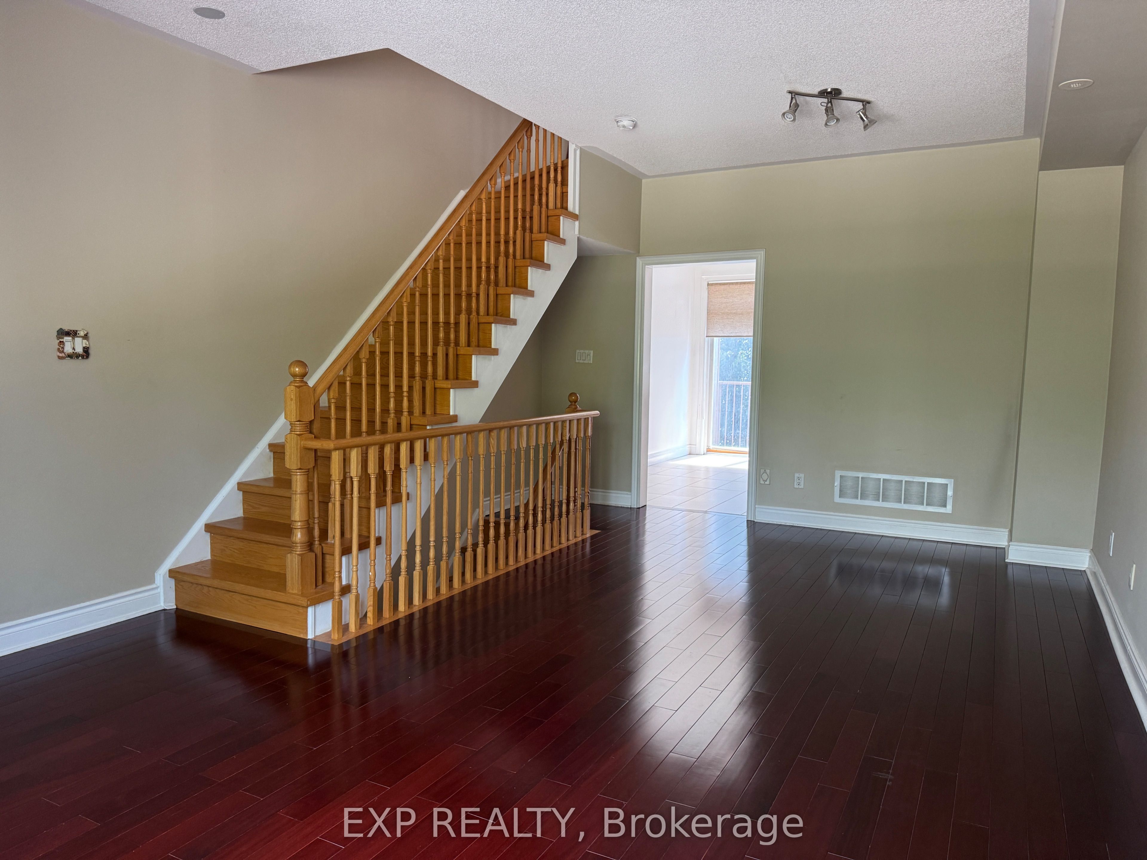 Residential Lease in Markham 4