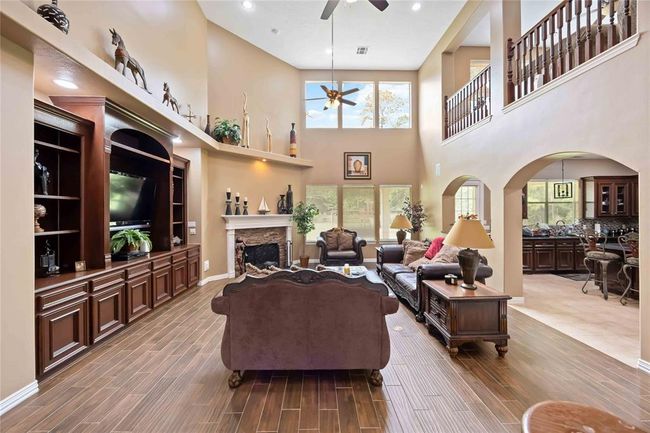 10714 Crestwater Cir, House other with 5 bedrooms, 5 bathrooms and 3 parking in Magnolia TX | Image 11