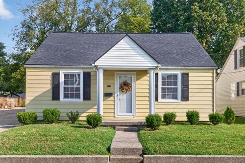 511 E Walnut St, Danville, KY, 40422-1943 | Card Image
