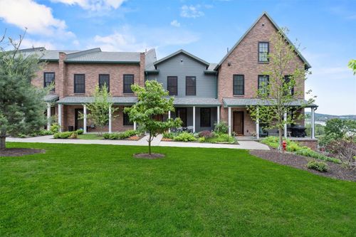 17 River Ridge Ct, Beacon, NY, 12508-3260 | Card Image