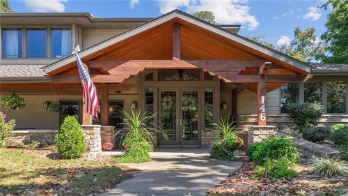 146 Country Club Dr, Nevada, MO, 64772-3027 | Card Image