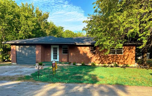 1108 Locust St, Gainesville, TX, 76240-5835 | Card Image