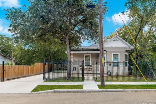 626 Gould St, San Antonio, TX, 78207-2733 | Card Image