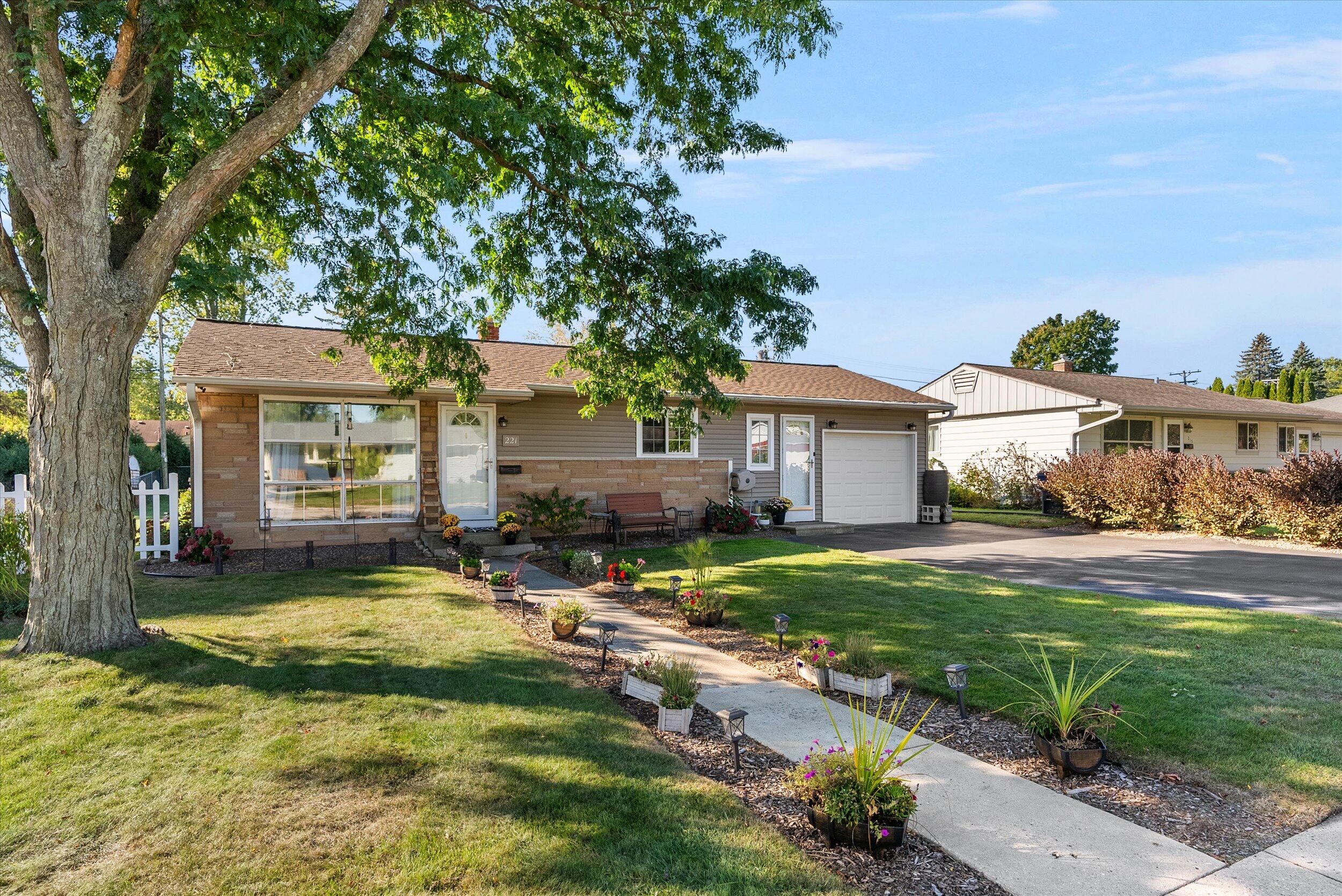 Monroe St, Port Washington, WI 53074